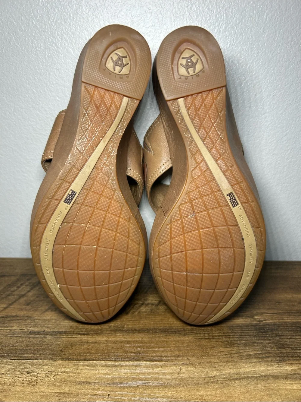Ariat leather thong